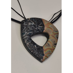 Peças de arte Moda sustentável Presentes artesanais Bijuterias contemporâneas Estilo único Elegância artesanal